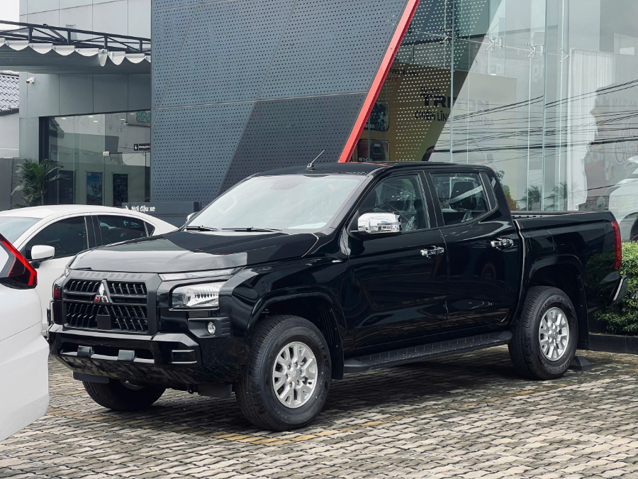 Hình ảnh xe TRITON AT GLX ĐEN - NEW 2025