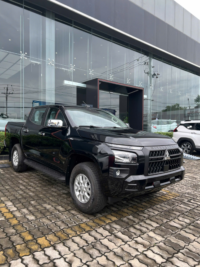 Hình ảnh xe TRITON AT GLX ĐEN - NEW 2025