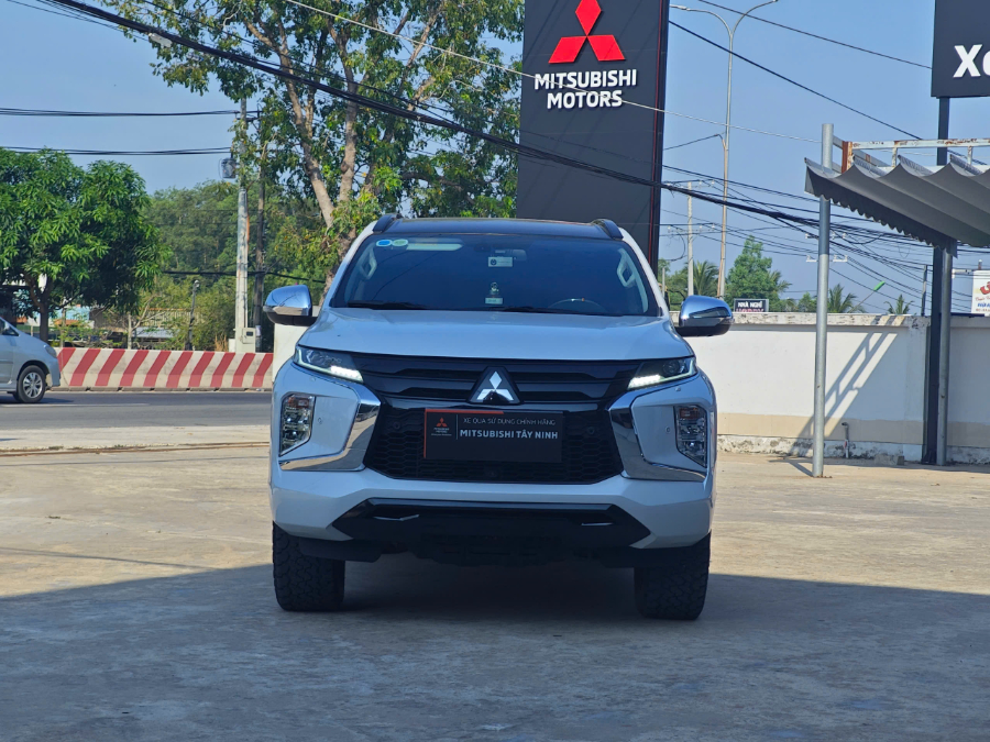 Hình ảnh xe MITSUBISHI PAJERO 4X4 2023