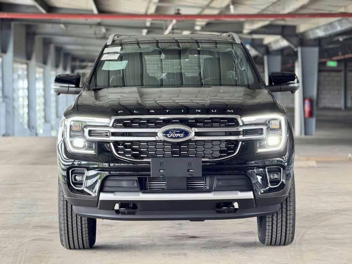 Hình ảnh xe FORD EVEREST PLATINUM 4X4 2025