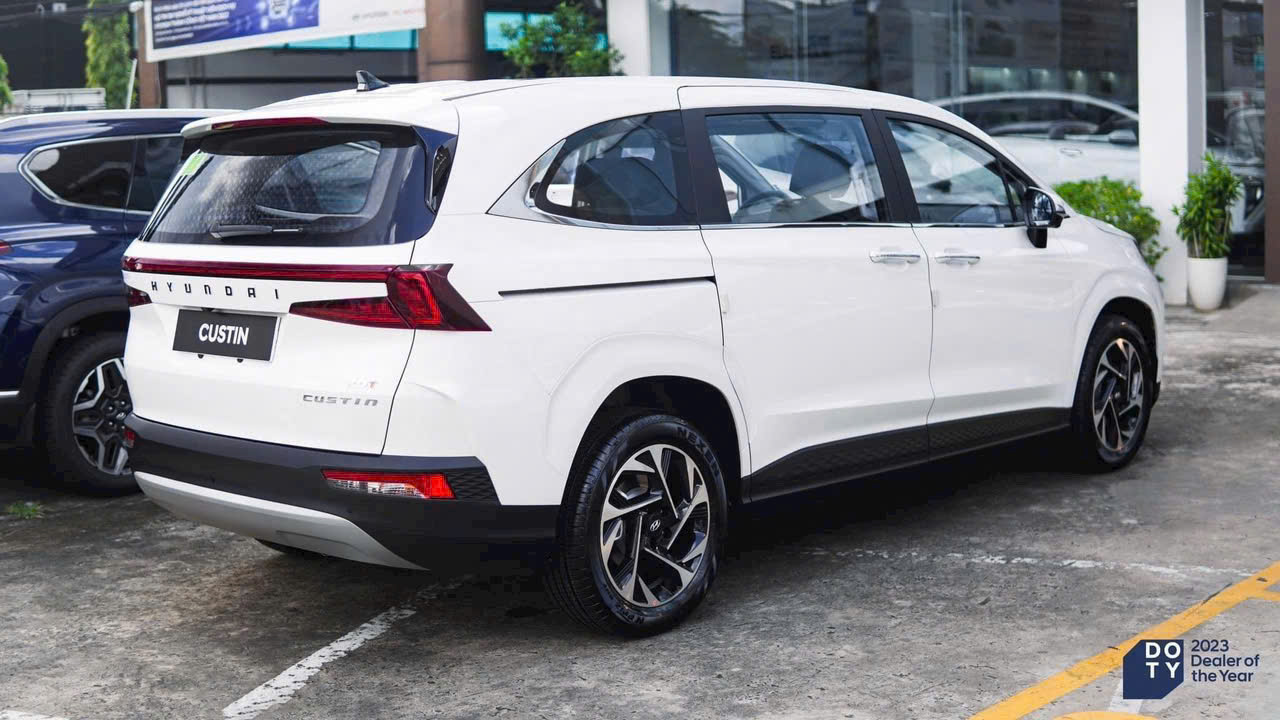 Hình ảnh xe HYUNDAI CUSTIN 1.5 ĐẶC BIỆT 2025