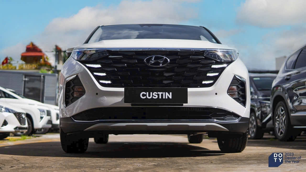 Hình ảnh xe HYUNDAI CUSTIN 1.5 ĐẶC BIỆT 2025