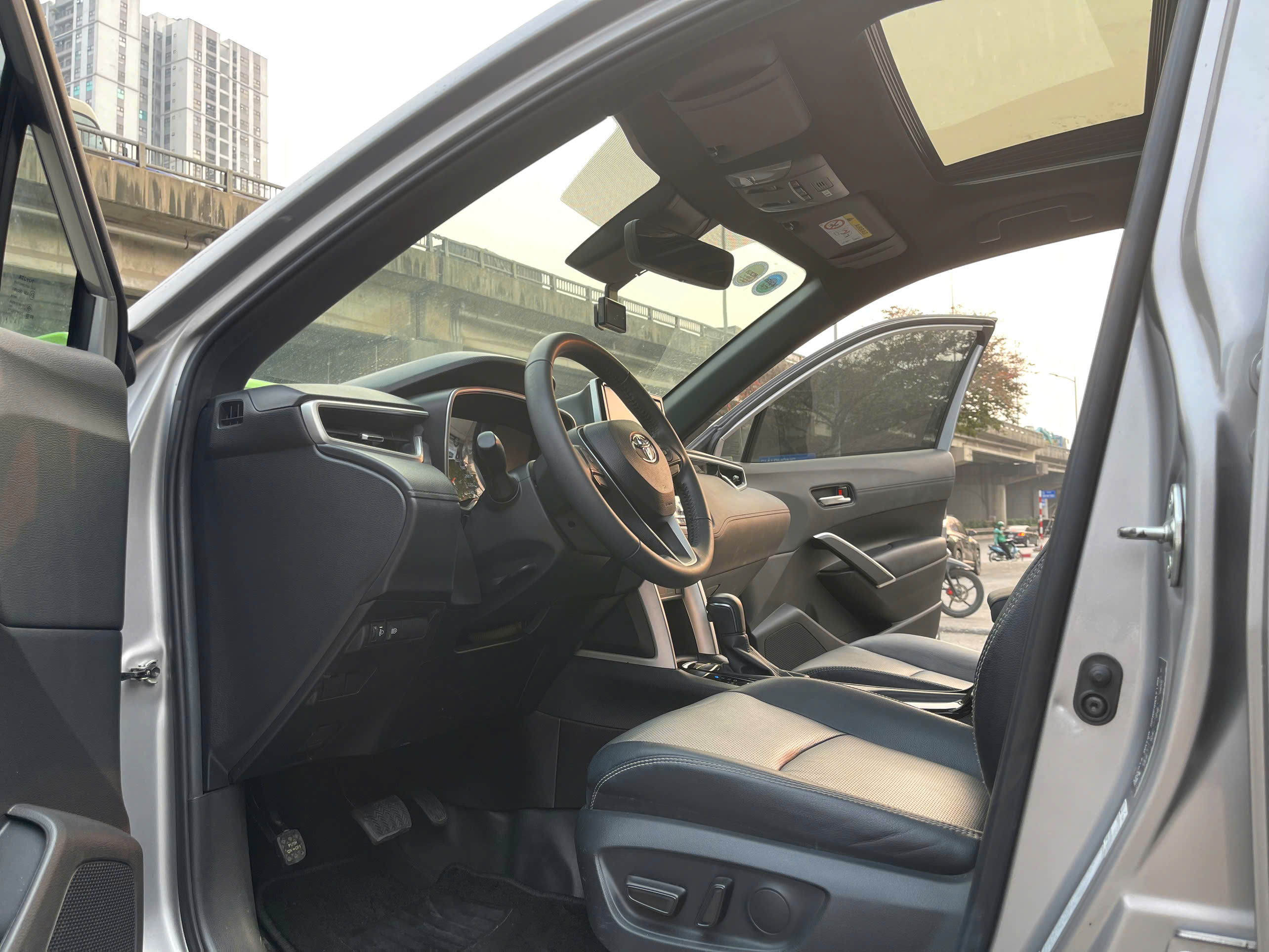 Hình ảnh xe TOYOTA COROLLA CROSS 2022- 39.000 KM