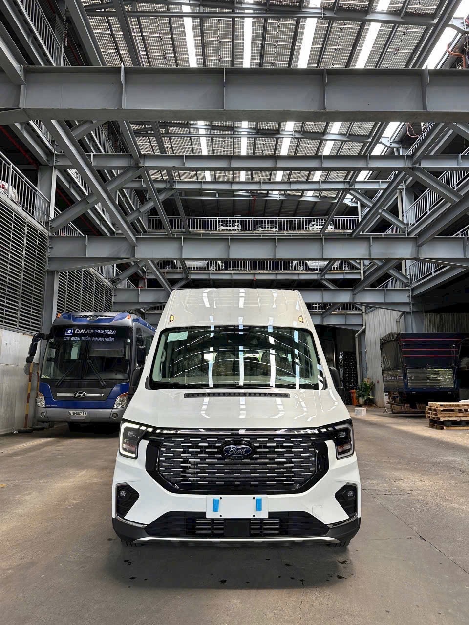 Hình ảnh xe FORD TRANSIT PREMIUM 18S 2025