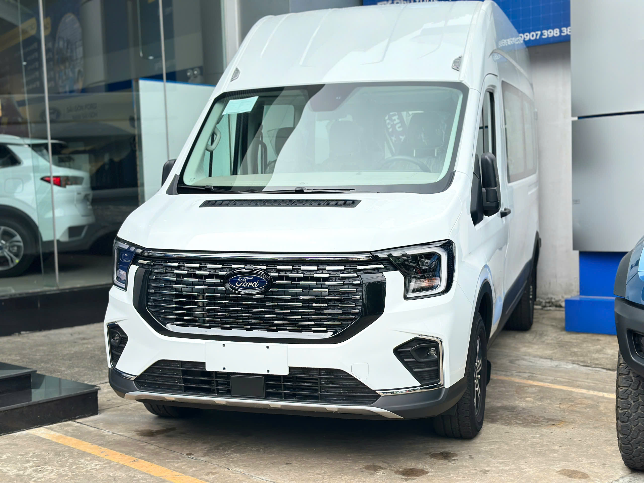 Hình ảnh xe FORD TRANSIT PREMIUM 16S 2025