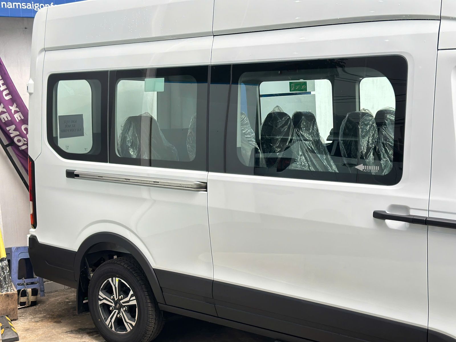 Hình ảnh xe FORD TRANSIT PREMIUM 16S 2025
