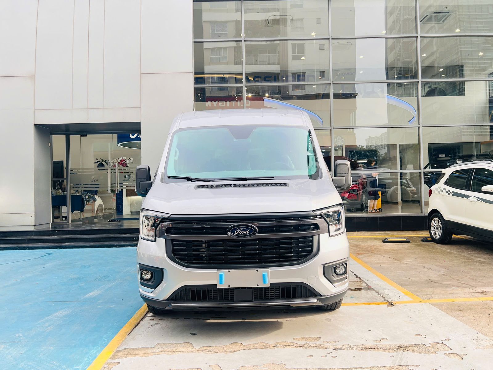 Hình ảnh xe FORD TRANSIT TREND 2025
