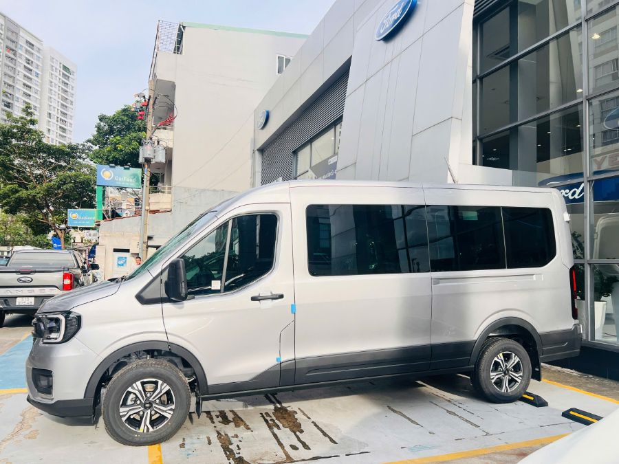 Hình ảnh xe FORD TRANSIT TREND 2025
