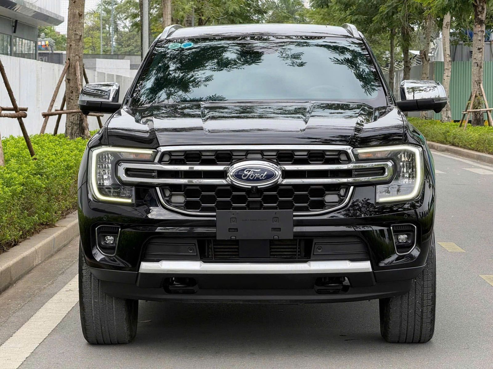 Hình ảnh xe FORD EVEREST TITANIUM 4X2 2025
