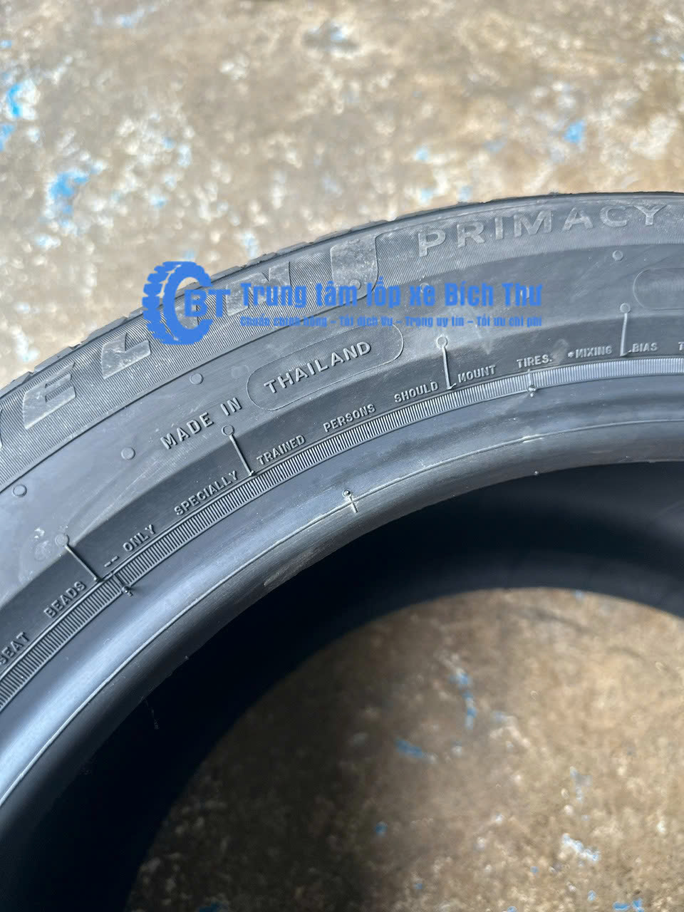 Hình ảnh xe Lốp Michelin 225/50R17 Primacy 5 ( Lốp dành cho xe Kia Carens, Mercedes-Benz C200, C250 ... )