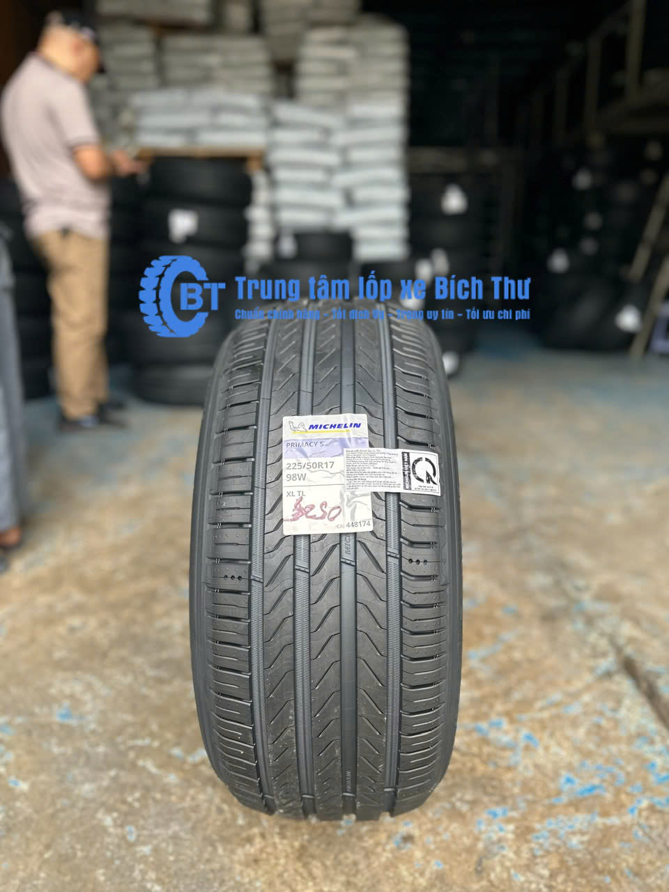 Hình ảnh xe Lốp Michelin 225/50R17 Primacy 5 ( Lốp dành cho xe Kia Carens, Mercedes-Benz C200, C250 ... )