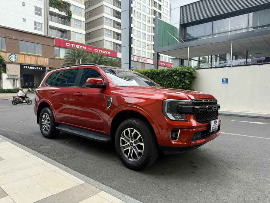 Hình ảnh xe FORD EVEREST AMBIENTE 4X2 2022 - 64.000KM