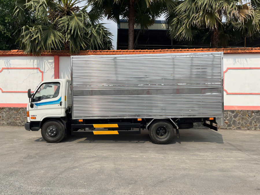 Hình ảnh xe HYUNDAI MIGHTY W11S E5 2025 - THÙNG KÍN
