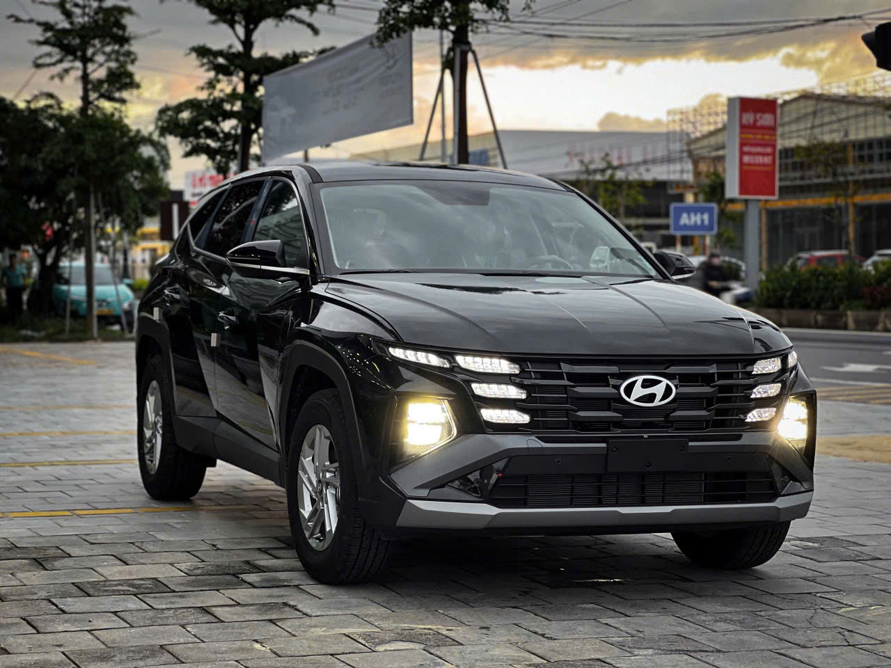 Hình ảnh xe Hyundai Tucson Tiêu Chuẩn 2025 Đà Nẵng