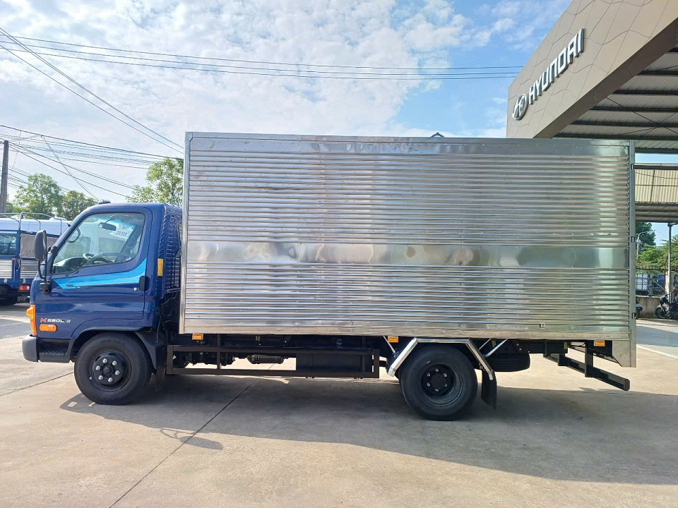 Hình ảnh xe HYUNDAI MIGHTY N650L EURO 5 TẢI TRỌNG 3.5 TẤN
