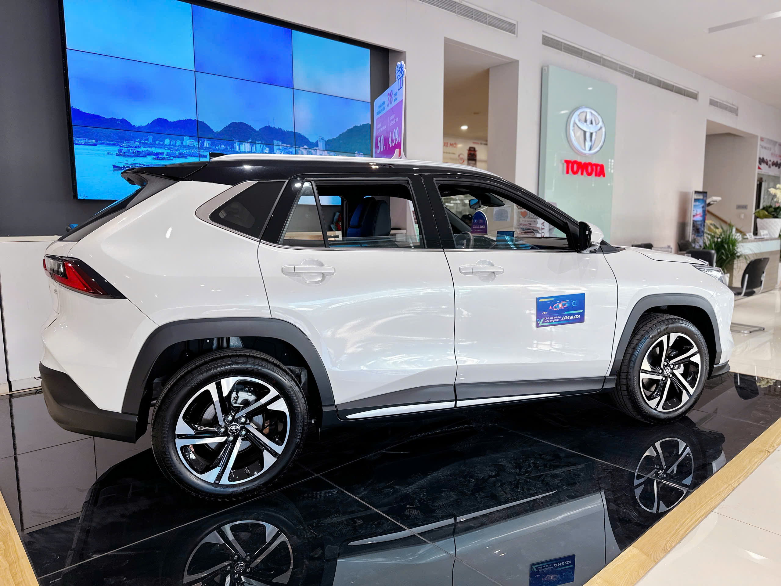 Hình ảnh xe TOYOTA YARIS CROSS 2025