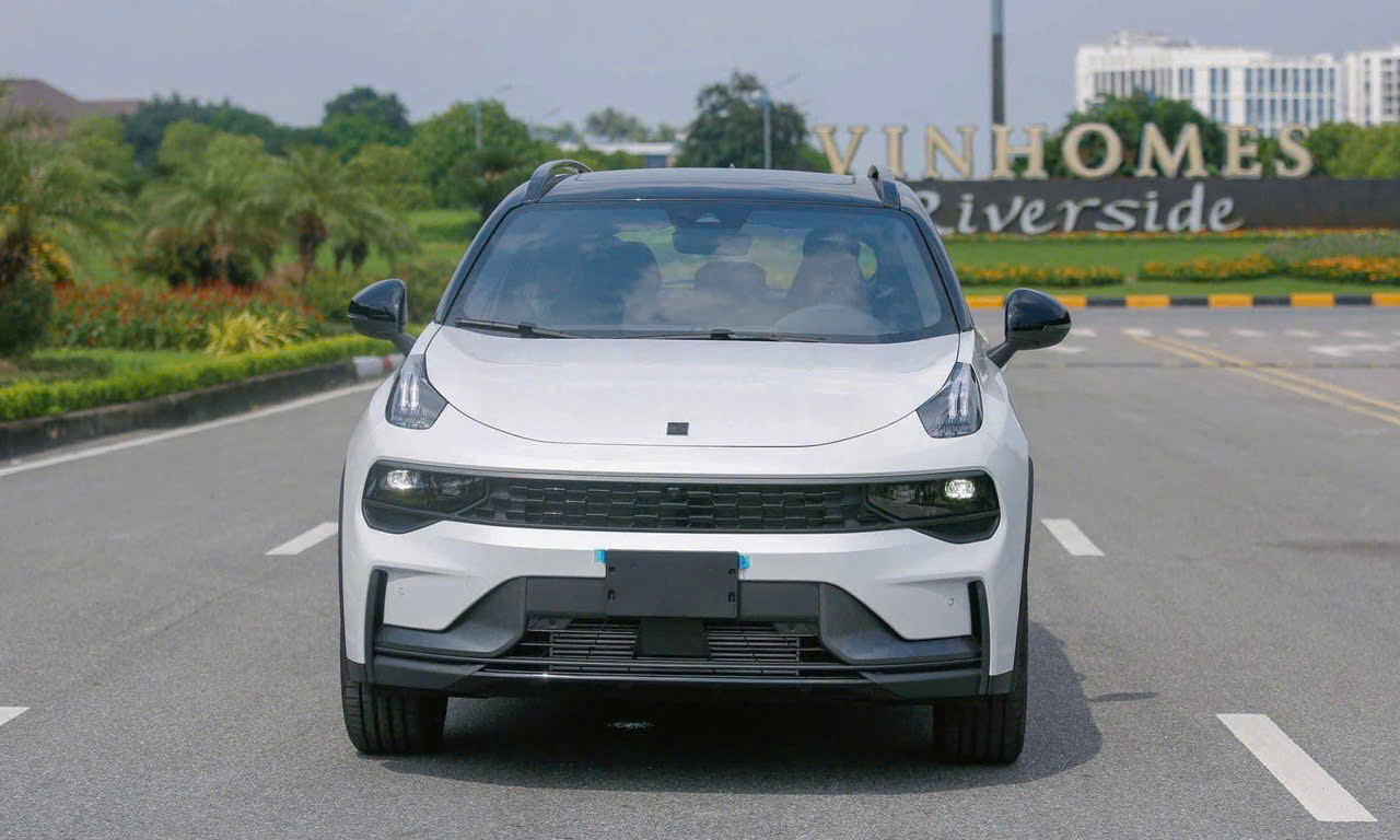 Hình ảnh xe LYNK & CO 01 2.0 TURBO - MỚI 100% - TRẮNG - 2024