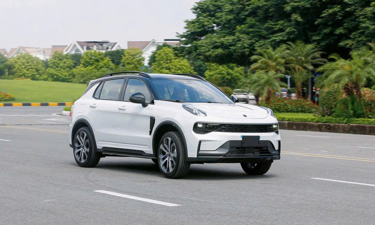 Hình ảnh xe LYNK & CO 01 2.0 TURBO - MỚI 100% - TRẮNG - 2024