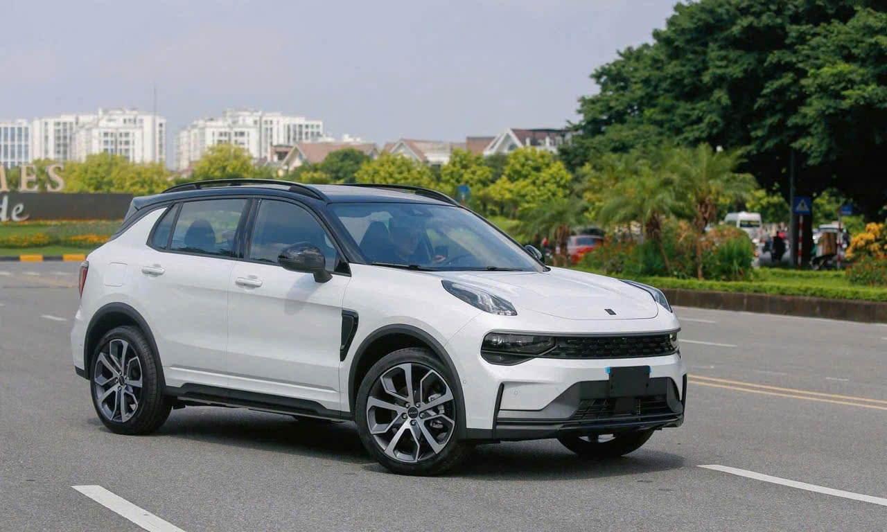 Hình ảnh xe LYNK & CO 01 2.0 TURBO - MỚI 100% - TRẮNG - 2024