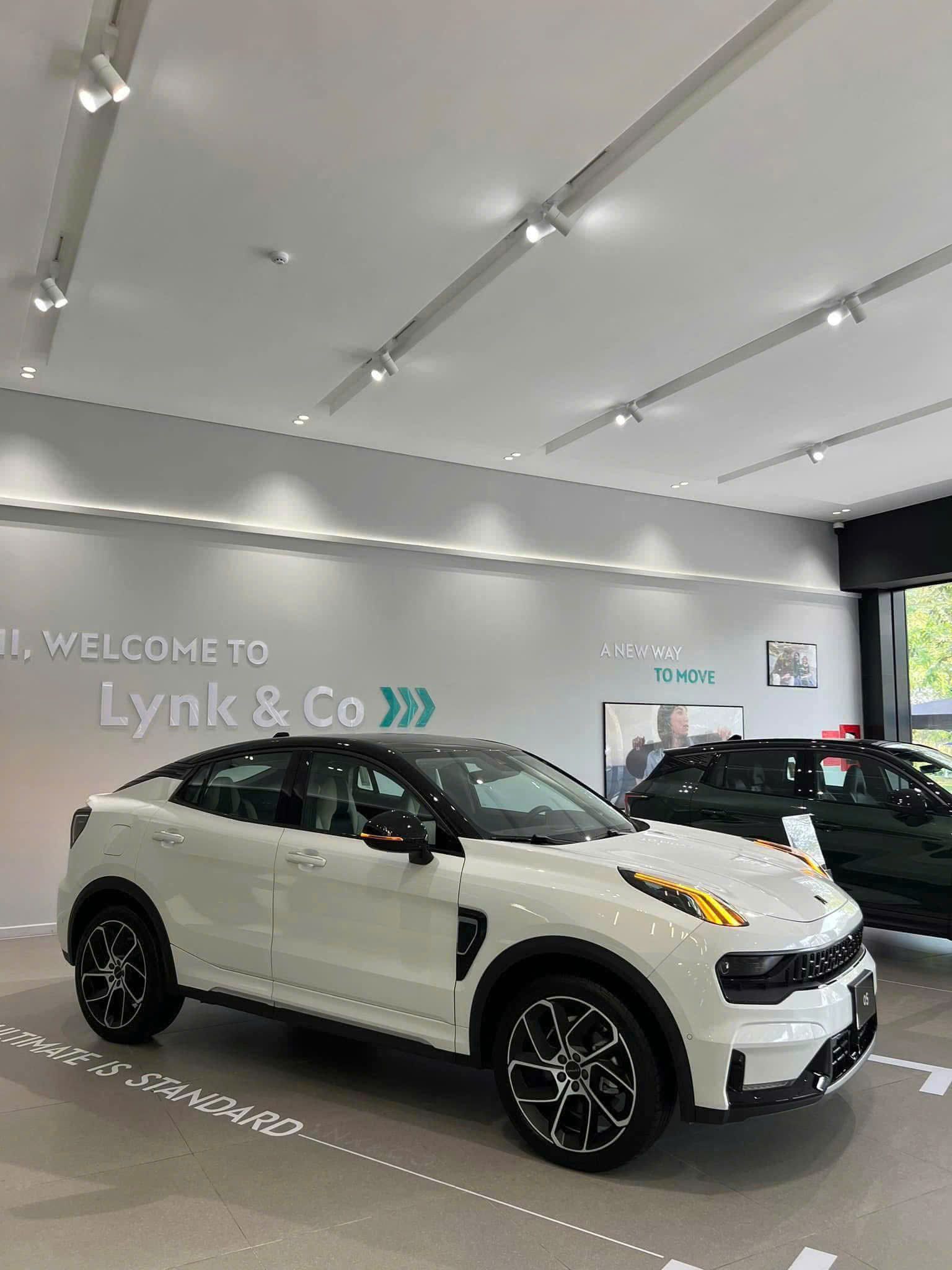 Hình ảnh xe LYNK & CO 05