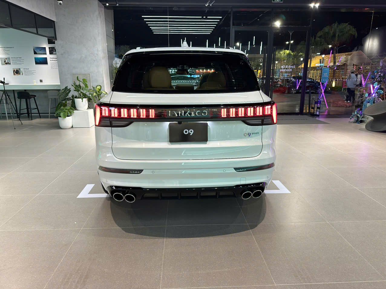 Hình ảnh xe LYNK & CO 09 2025