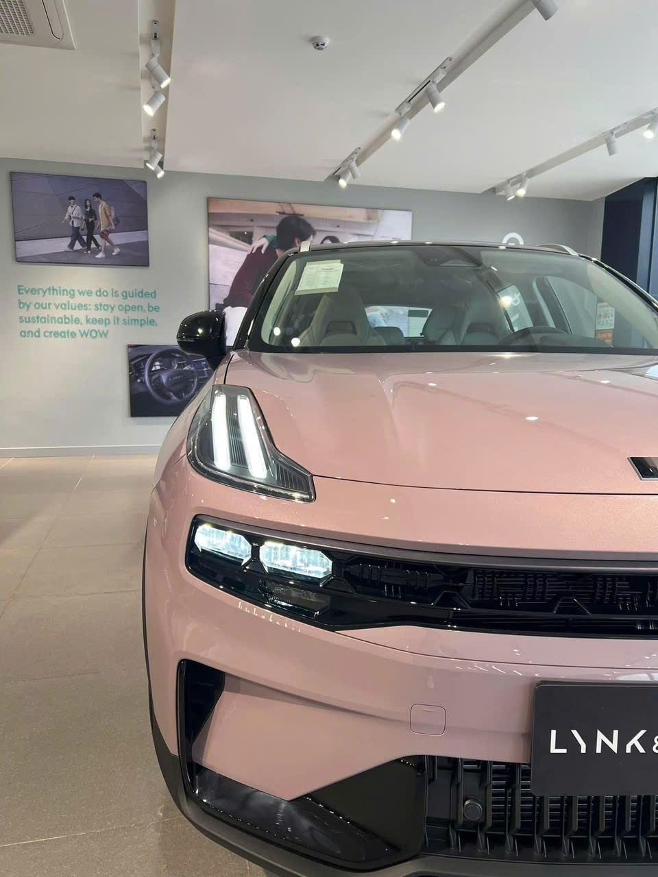 Hình ảnh xe LYNK & CO 06 1.5 TURBO - MỚI 100% - HỒNG LILAC - 2024