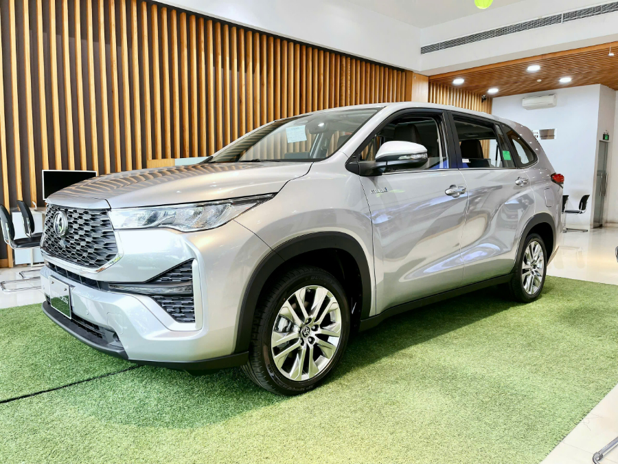 Hình ảnh xe TOYOTA INNOVA CROSS HEV