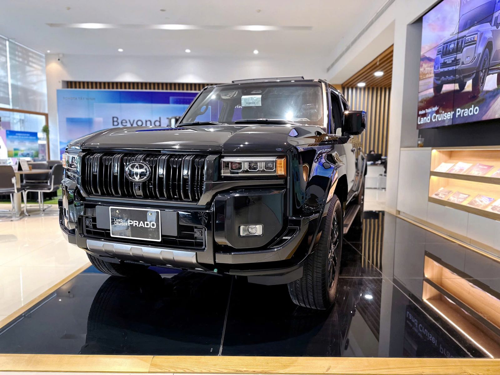 Hình ảnh xe LAND CRUISER PRADO M