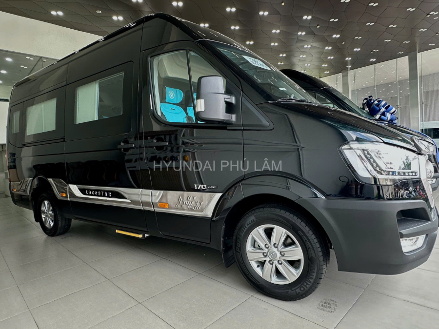 Hình ảnh xe HYUNDAI SOLATI LIMOUSINE 10 GHẾ LOCOSTAR