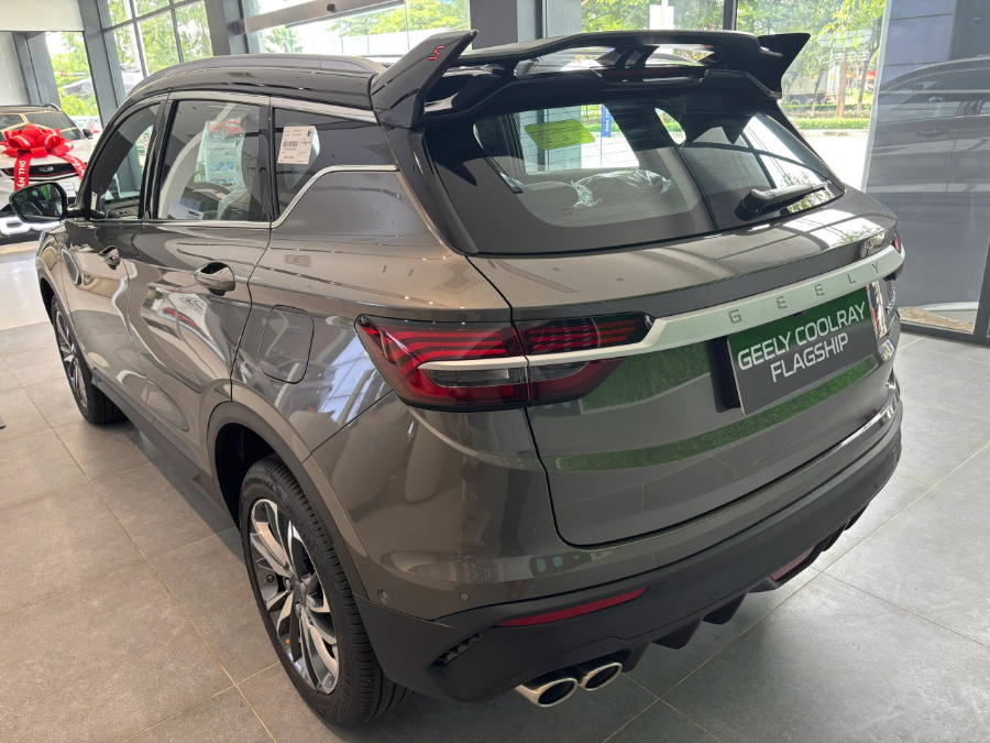 Hình ảnh xe GEELY COOLRAY FLAGSHIP MÀU XÁM NĂM 2025