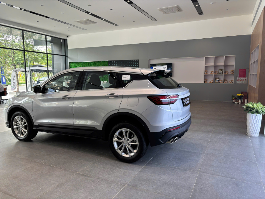 Hình ảnh xe GEELY COOLRAY STANDARD MÀU BẠC NĂM 2025