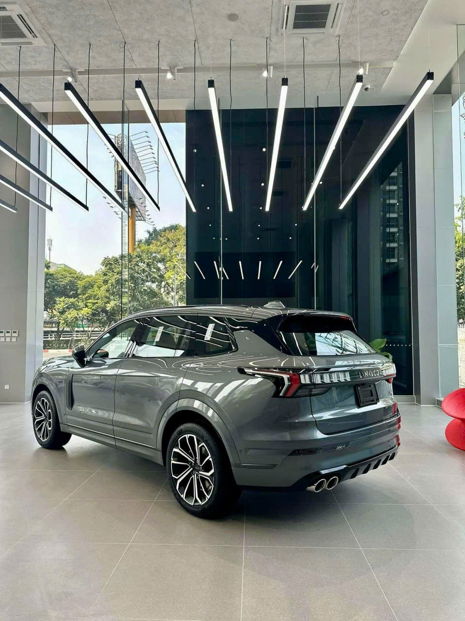 Hình ảnh xe LYNK & CO 09 XÁM ULTRA 2024