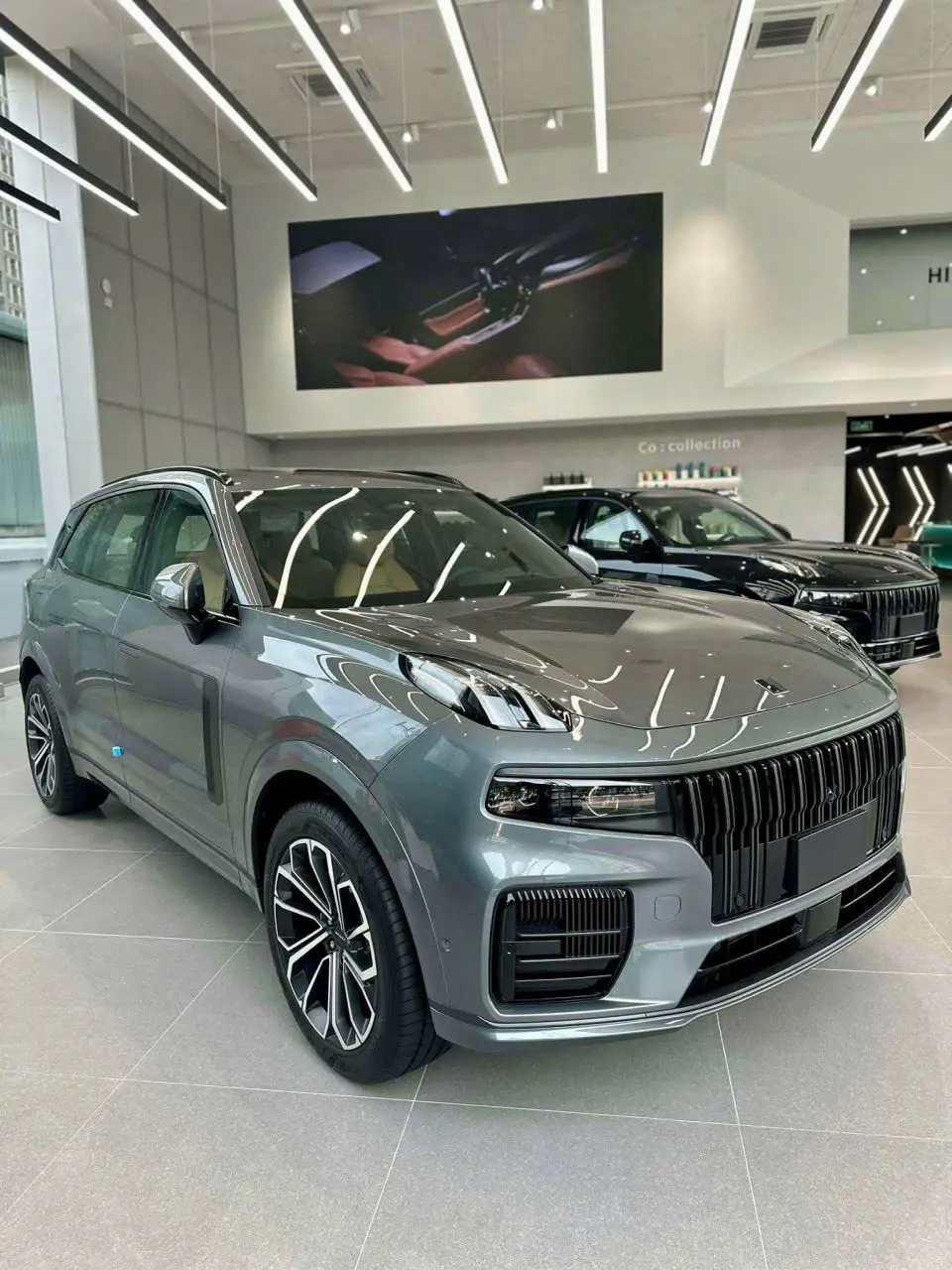 Hình ảnh xe LYNK & CO 09 XÁM ULTRA 2024