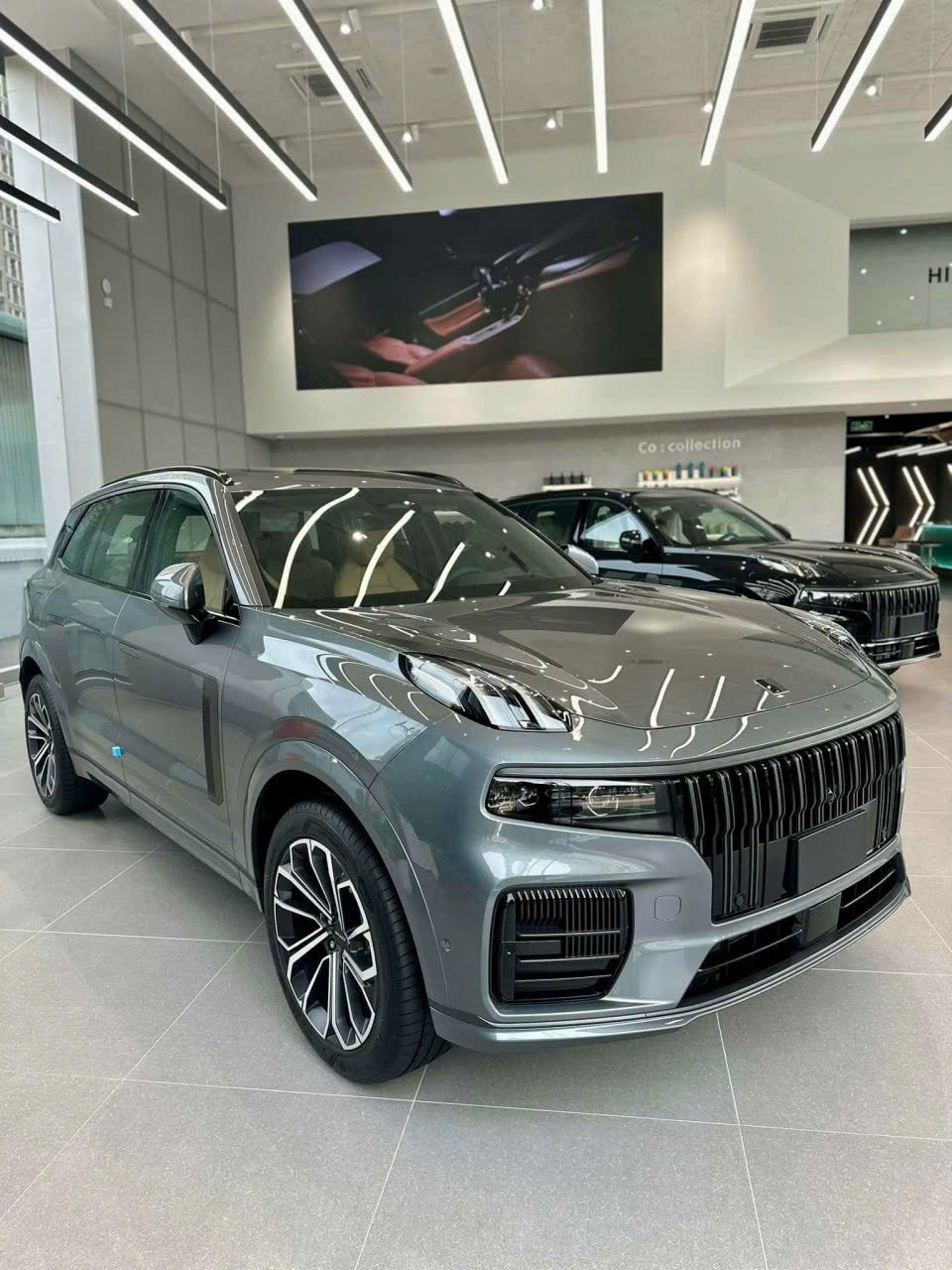 Hình ảnh xe LYNK & CO 09 XÁM ULTRA 2024