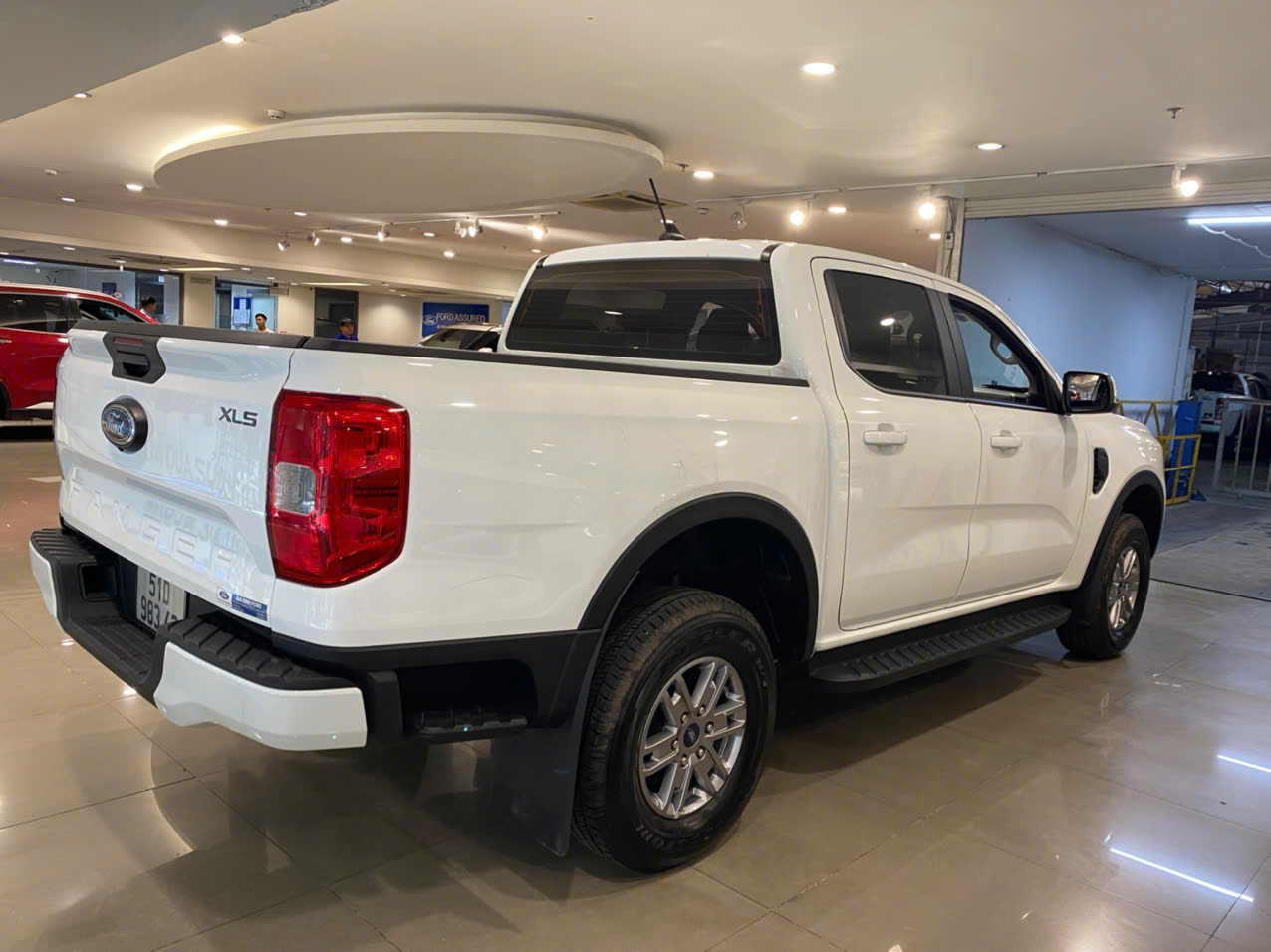 Hình ảnh xe FORD RANGER XLS 4X2 AT 2024 - 8.700KM