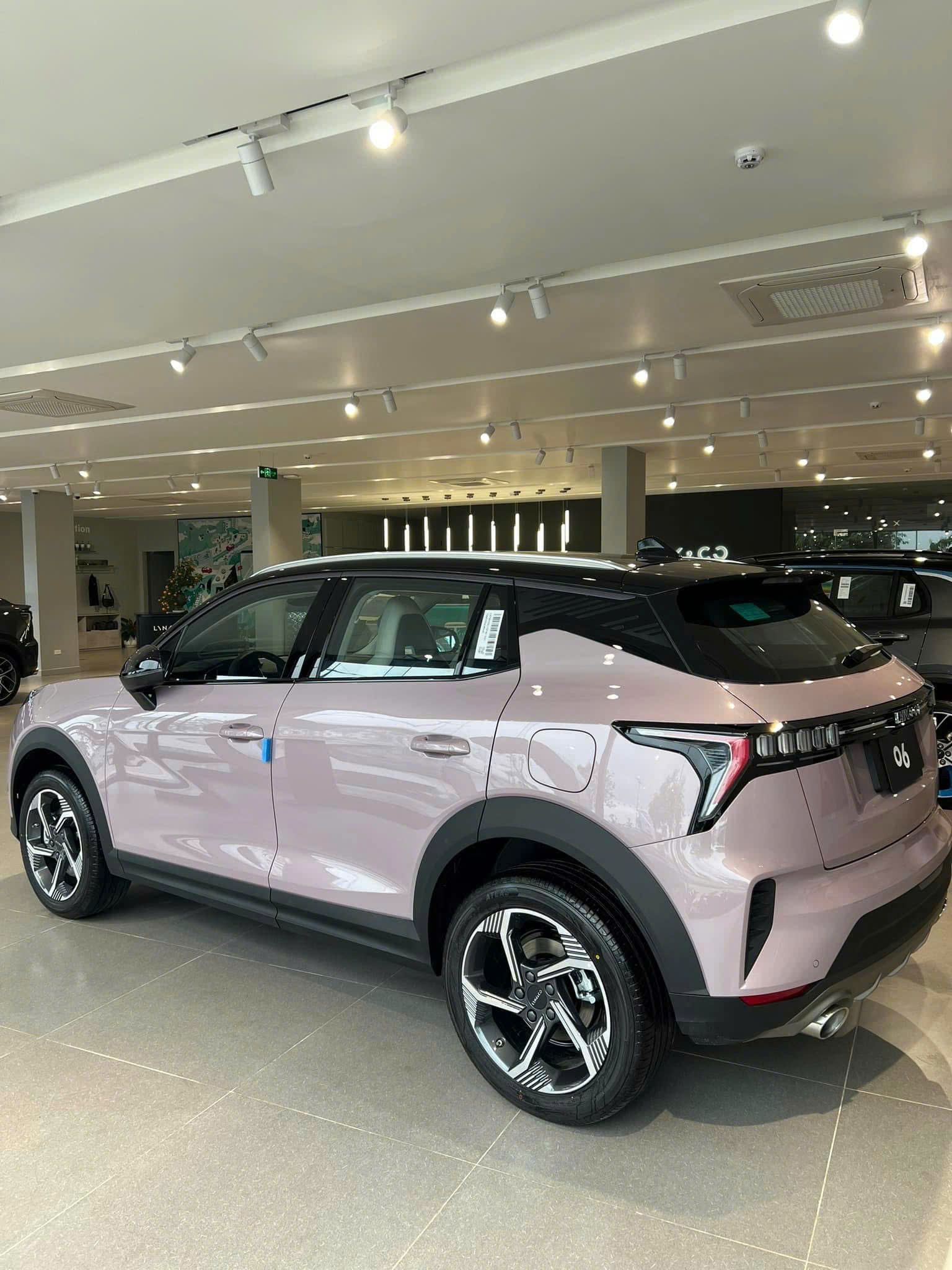 Hình ảnh xe LYNK & CO 06 - Hyper Pro Với Động cơ 1.5 Turbo - 2025