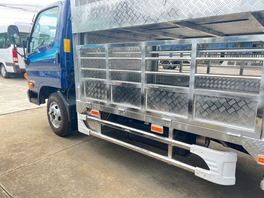Hình ảnh xe HYUNDAI MIGHTY N250SL CHỞ GIA SÚC TẢI TRỌNG 2.5 TẤN