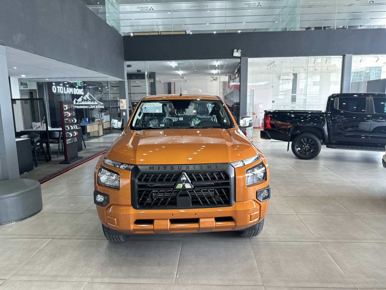 Hình ảnh xe MITSUBISHI TRITON GLX 4X2 AT 2025
