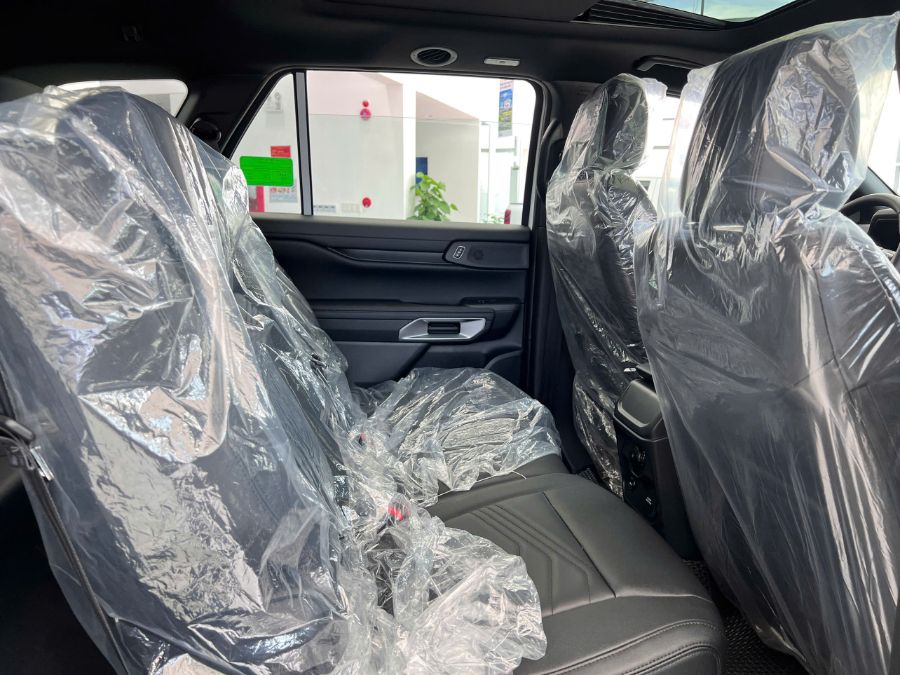 Hình ảnh xe FORD EVEREST 2.0L ST5 6AT 2WD TITANIUM TRẮNG