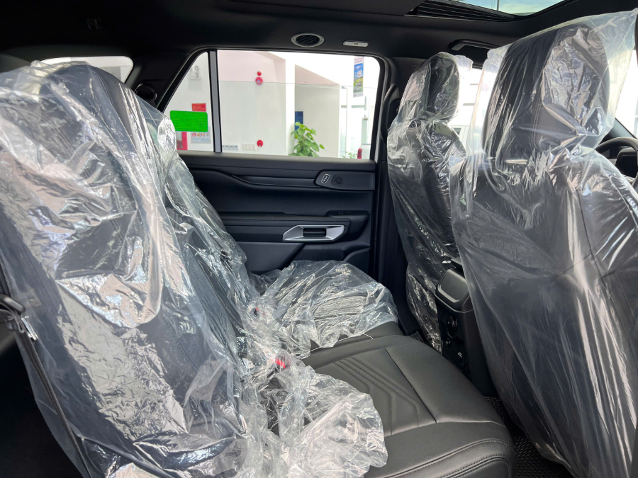 Hình ảnh xe FORD EVEREST 2.0L ST5 6AT 2WD TITANIUM TRẮNG