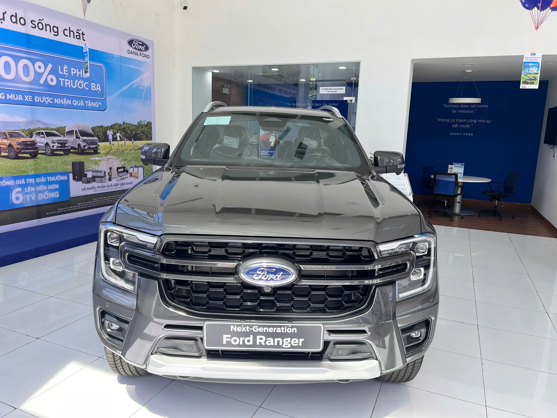Hình ảnh xe FORD RANGER 2.0L 10AT 4x4 WILDTRAK ĐEN