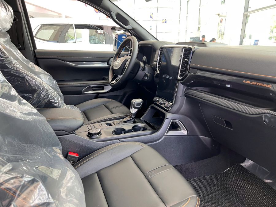 Hình ảnh xe FORD RANGER 2.0L 10AT 4x4 WILDTRAK ĐEN
