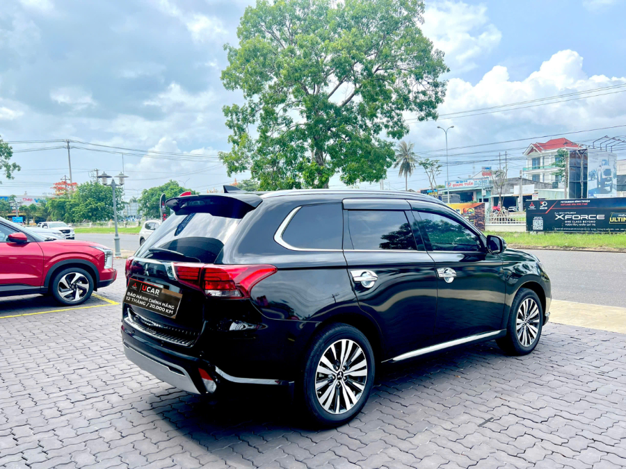 Hình ảnh xe Mitsubishi Outlander CVT Premium 2022