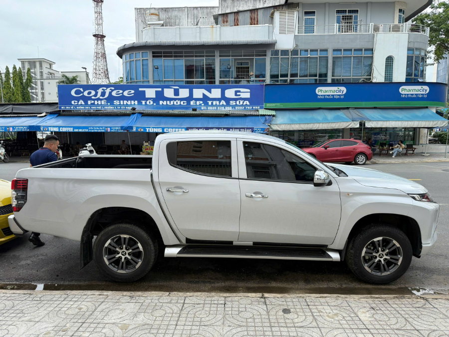 Hình ảnh xe Mitsubishi Triton GLX 2.4L AT 2021 - 77.000km