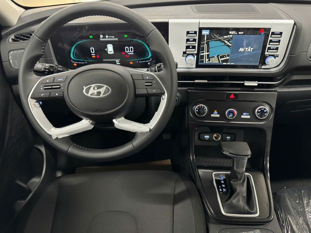 Hình ảnh xe HYUNDAI CRETA TIÊU CHUẨN 2025 - ĐỎ