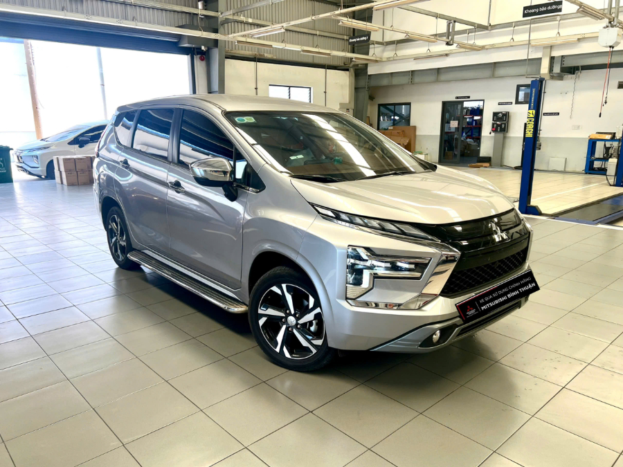 Hình ảnh xe Mitsubishi Xpander Premium Bạc 2024