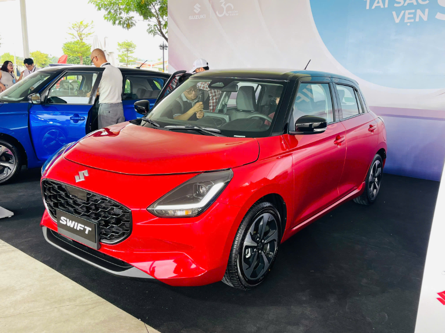 Hình ảnh xe Suzuki Swift Hybrid 2025 Màu Đỏ, an toàn ADAS, 6 túi khí, nhập khẩu Nhật Bản