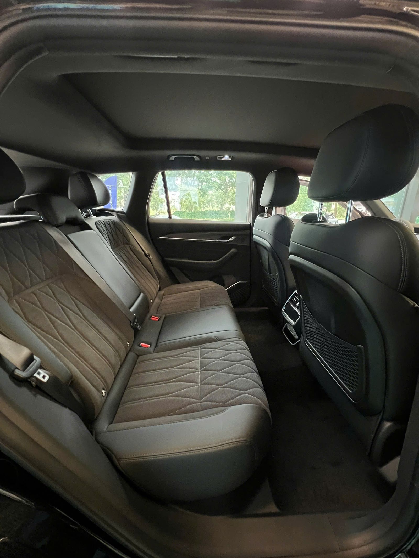 Hình ảnh xe GEELY MONJARO BẢN FLAGSHIP MÀU XANH NĂM 2025