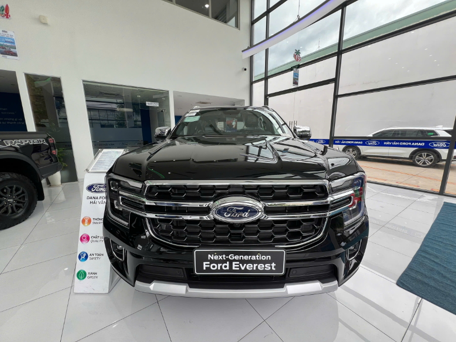 Hình ảnh xe FORD EVEREST 2.0L ST5 6AT 2WD TITANIUM ĐEN