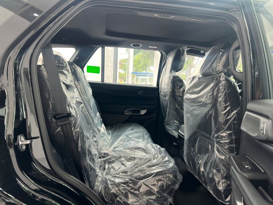 Hình ảnh xe FORD EVEREST 2.0L ST5 6AT 2WD TITANIUM ĐEN